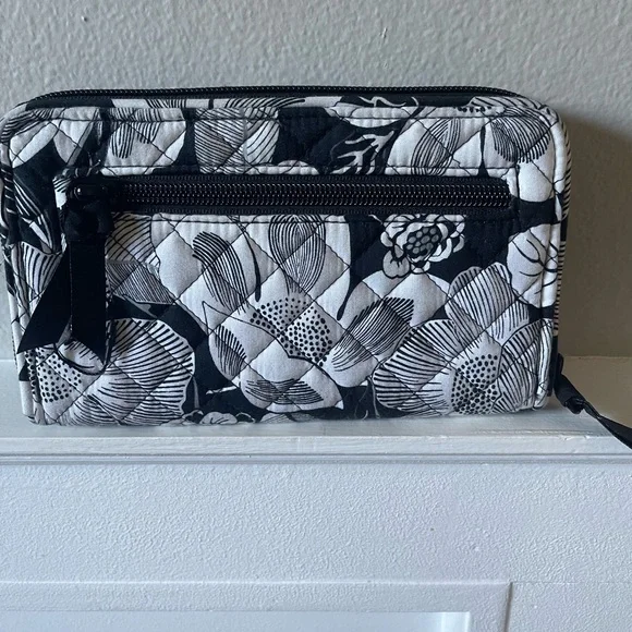 Vera Bradley Bedford Blooms Wallet - Picture 3 of 8